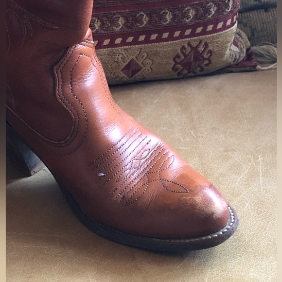 Frye Boots With 2 Color Stitching and Stacked 3 inch Heels. Woman’s Size 7 - Picture 14 of 14